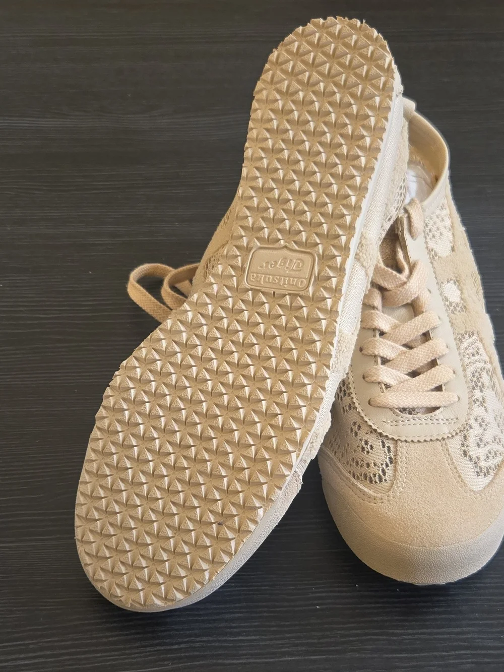 Onitsuka Tiger by Asics delicate lace